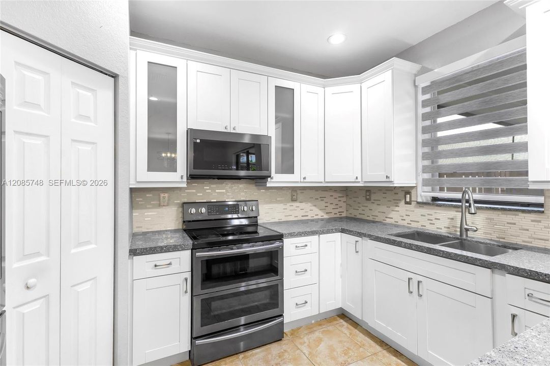 For Rent: $3,600 (4 beds, 3 baths, 1736 Square Feet)