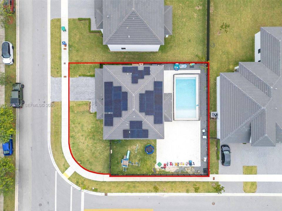 For Sale: $860,000 (5 beds, 4 baths, 2638 Square Feet)