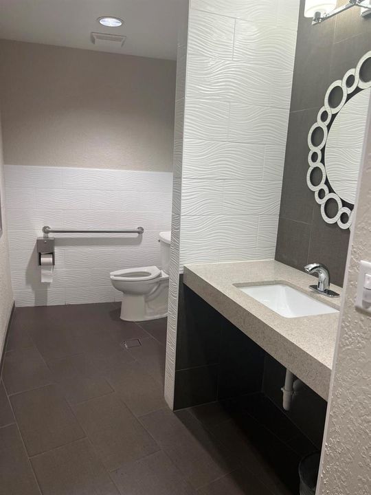 clubhouse rest room
