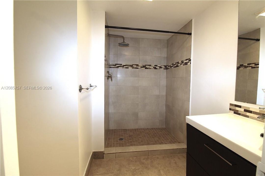 En Venta: $350,000 (2 camas, 2 baños, 1292 Pies cuadrados)