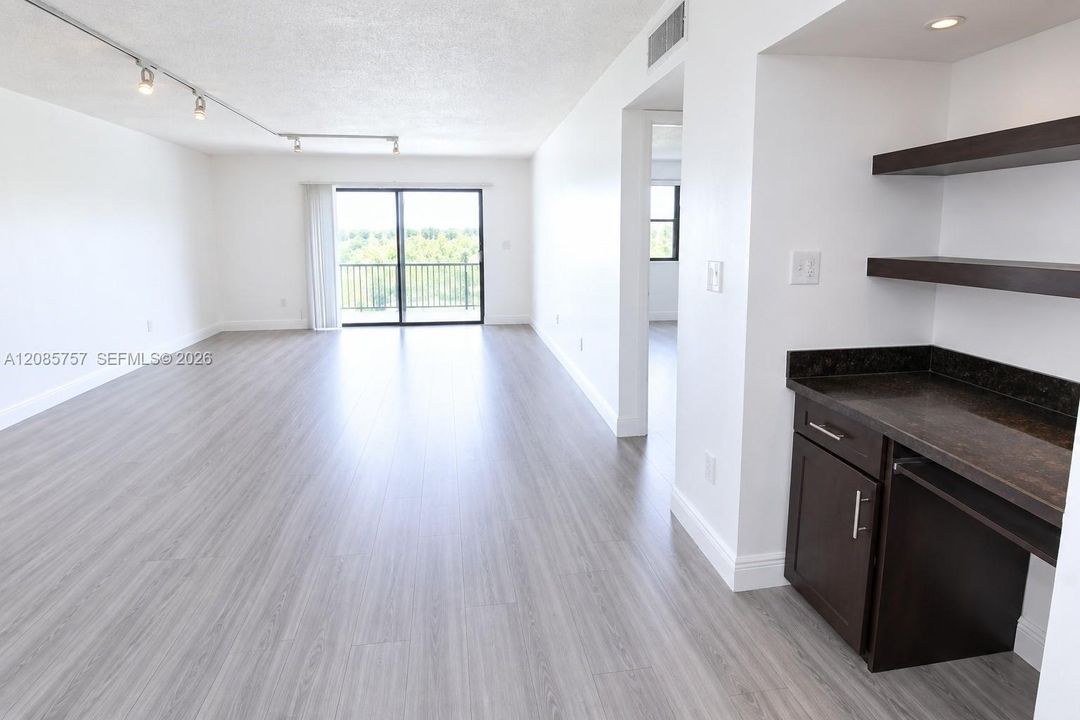 En Venta: $350,000 (2 camas, 2 baños, 1292 Pies cuadrados)