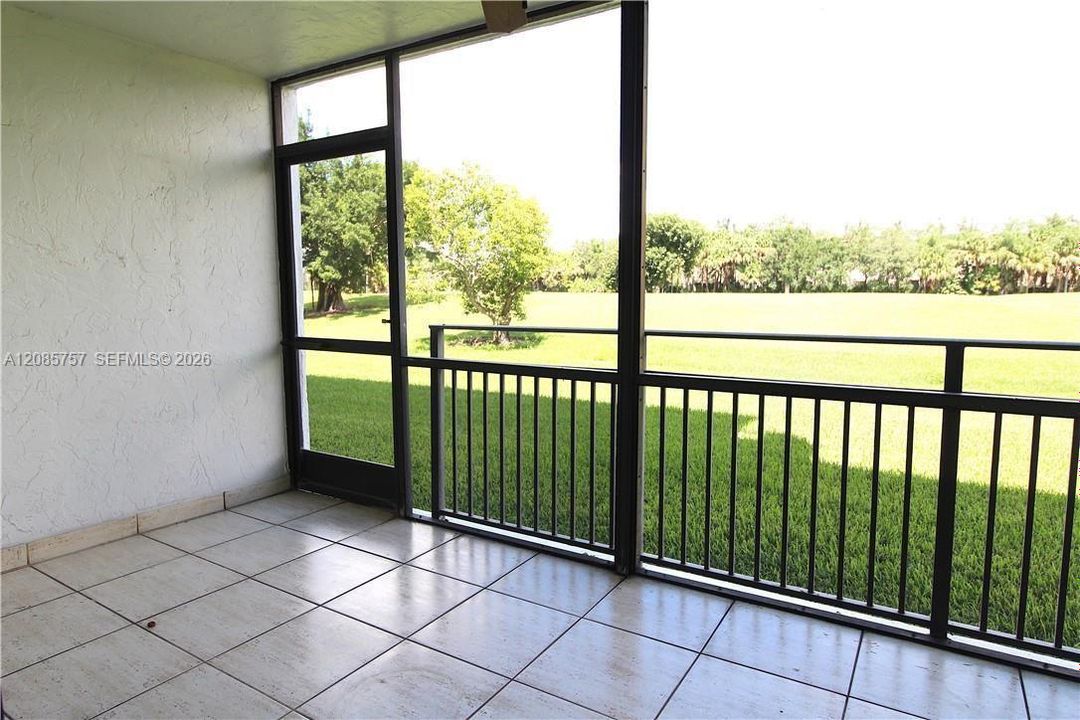 En Venta: $350,000 (2 camas, 2 baños, 1292 Pies cuadrados)