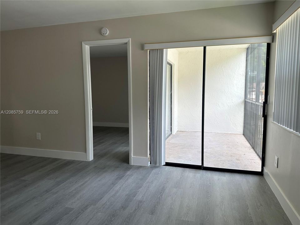 For Sale: $280,000 (2 beds, 2 baths, 750 Square Feet)