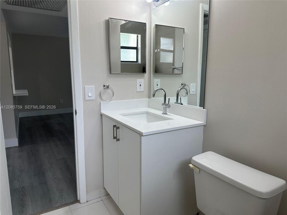For Sale: $280,000 (2 beds, 2 baths, 750 Square Feet)
