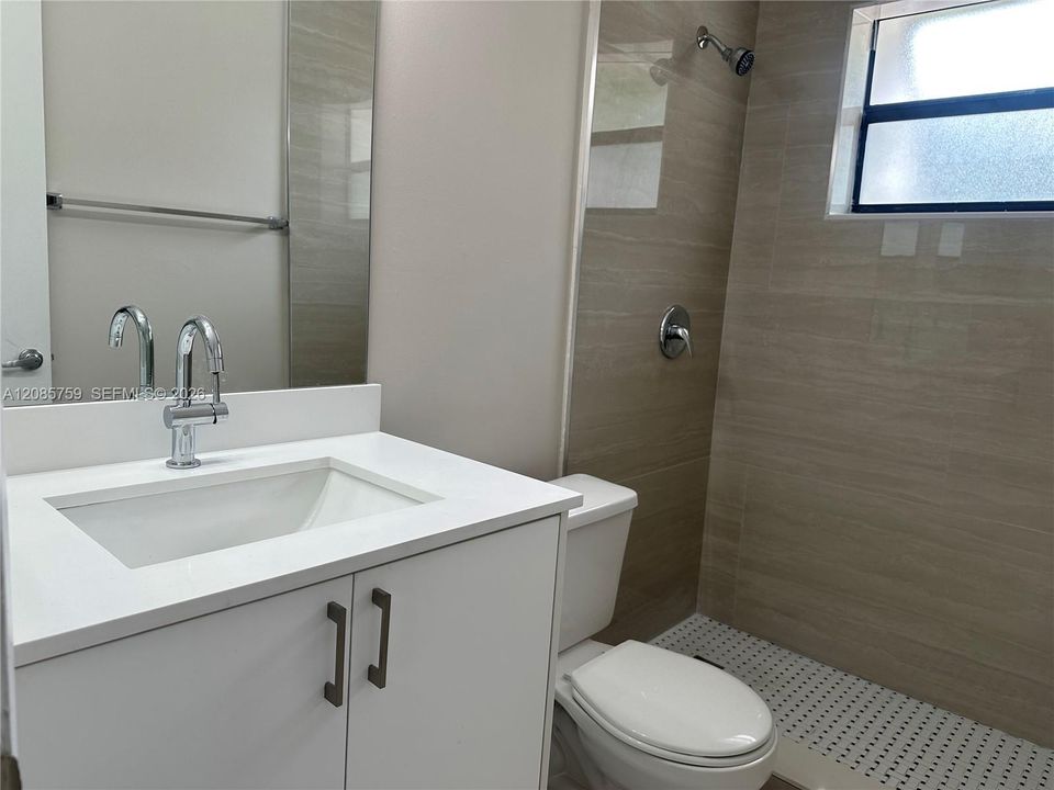 For Sale: $280,000 (2 beds, 2 baths, 750 Square Feet)