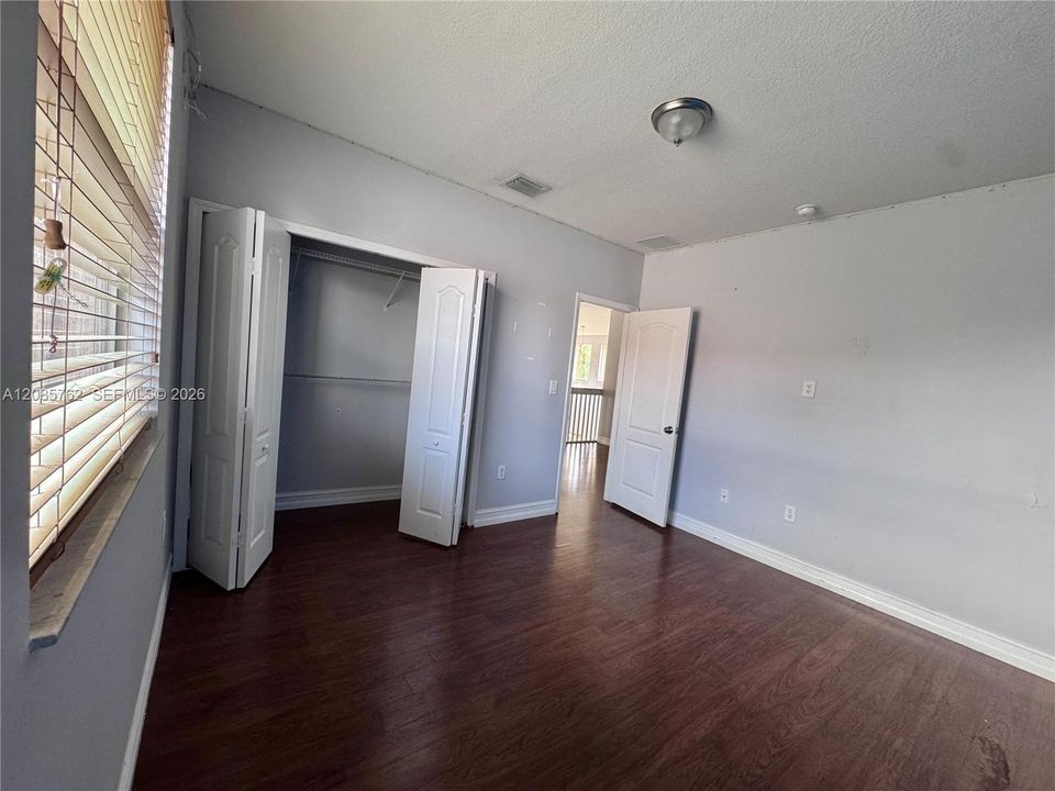 В аренду: $4,600 (5 спален, 3 ванн, 2456 Квадратных фут)