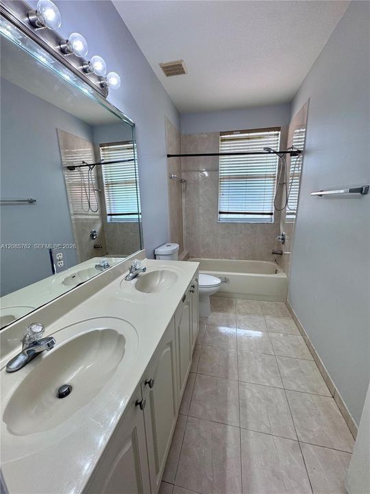 В аренду: $4,600 (5 спален, 3 ванн, 2456 Квадратных фут)