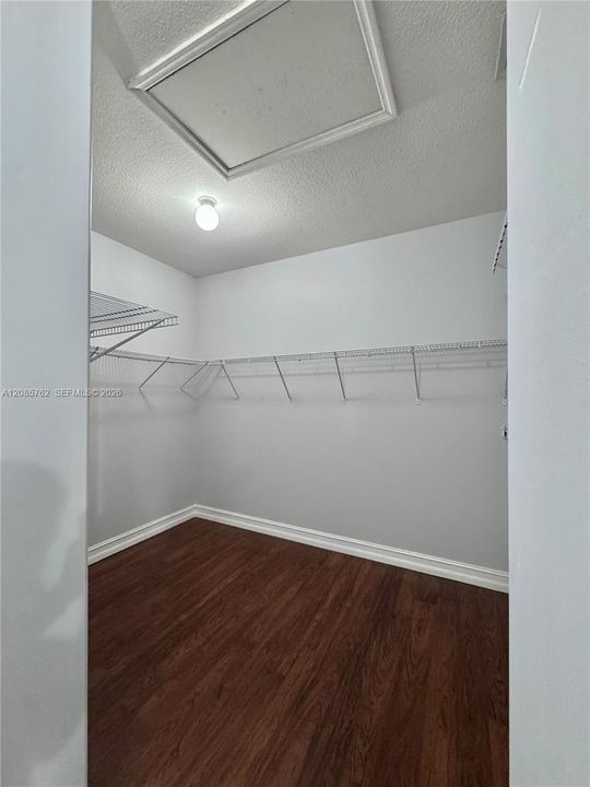В аренду: $4,600 (5 спален, 3 ванн, 2456 Квадратных фут)