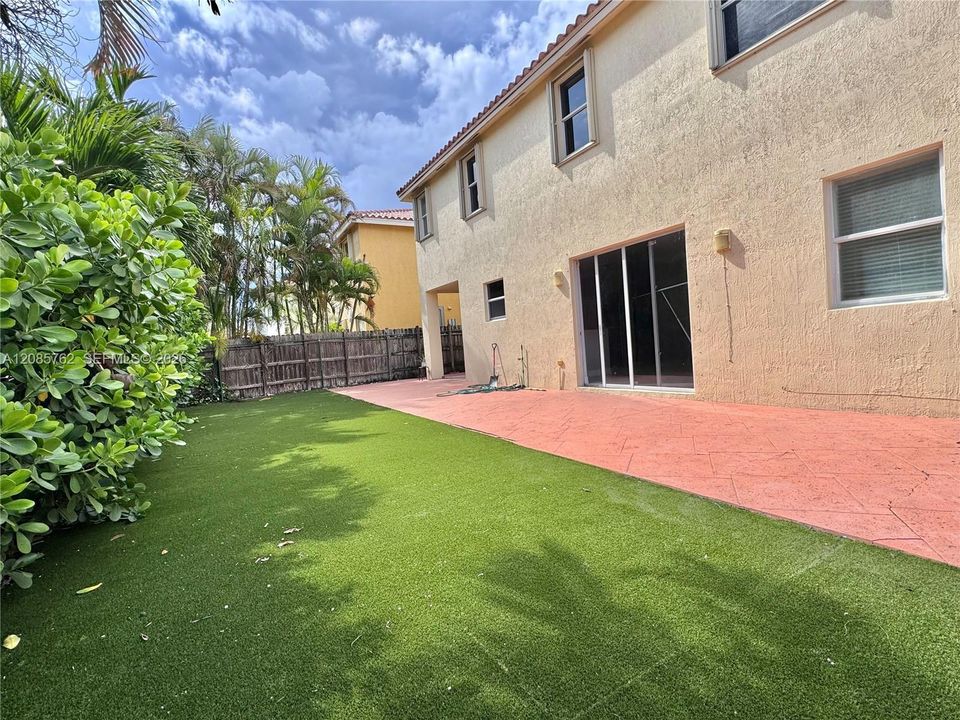 В аренду: $4,600 (5 спален, 3 ванн, 2456 Квадратных фут)