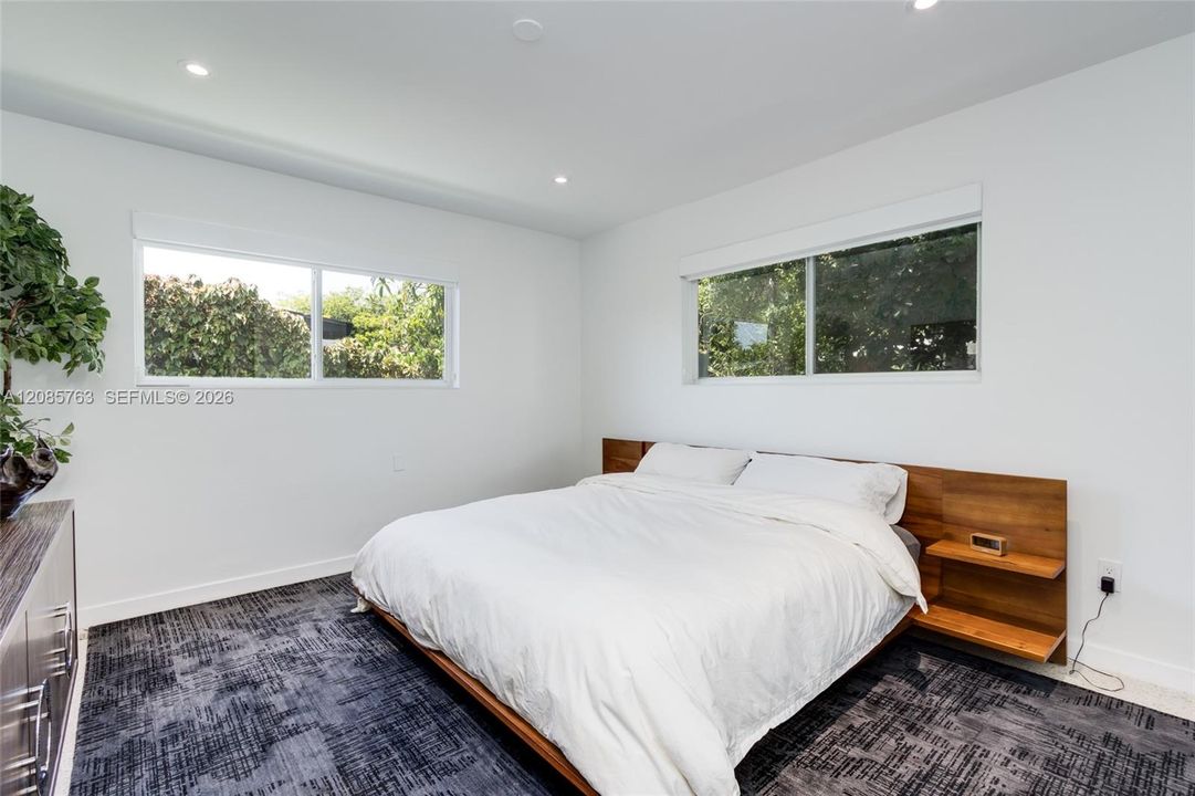 En Venta: $1,295,000 (3 camas, 2 baños, 1570 Pies cuadrados)