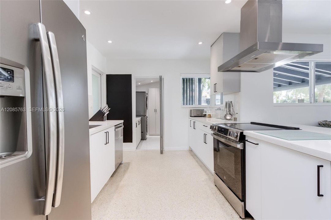 En Venta: $1,295,000 (3 camas, 2 baños, 1570 Pies cuadrados)