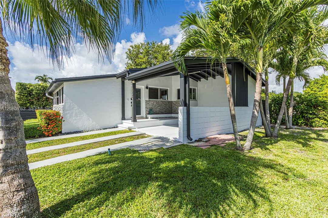 En Venta: $1,295,000 (3 camas, 2 baños, 1570 Pies cuadrados)