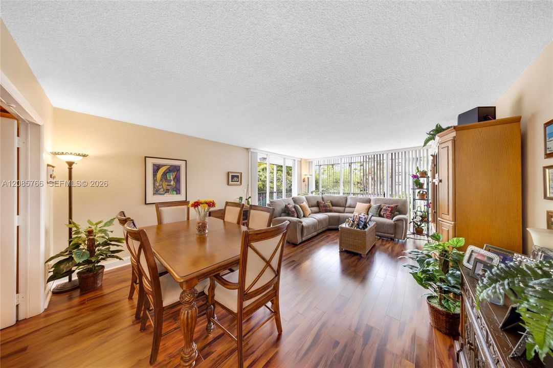 For Sale: $799,000 (2 beds, 2 baths, 1335 Square Feet)