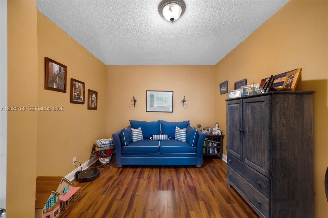 For Sale: $799,000 (2 beds, 2 baths, 1335 Square Feet)