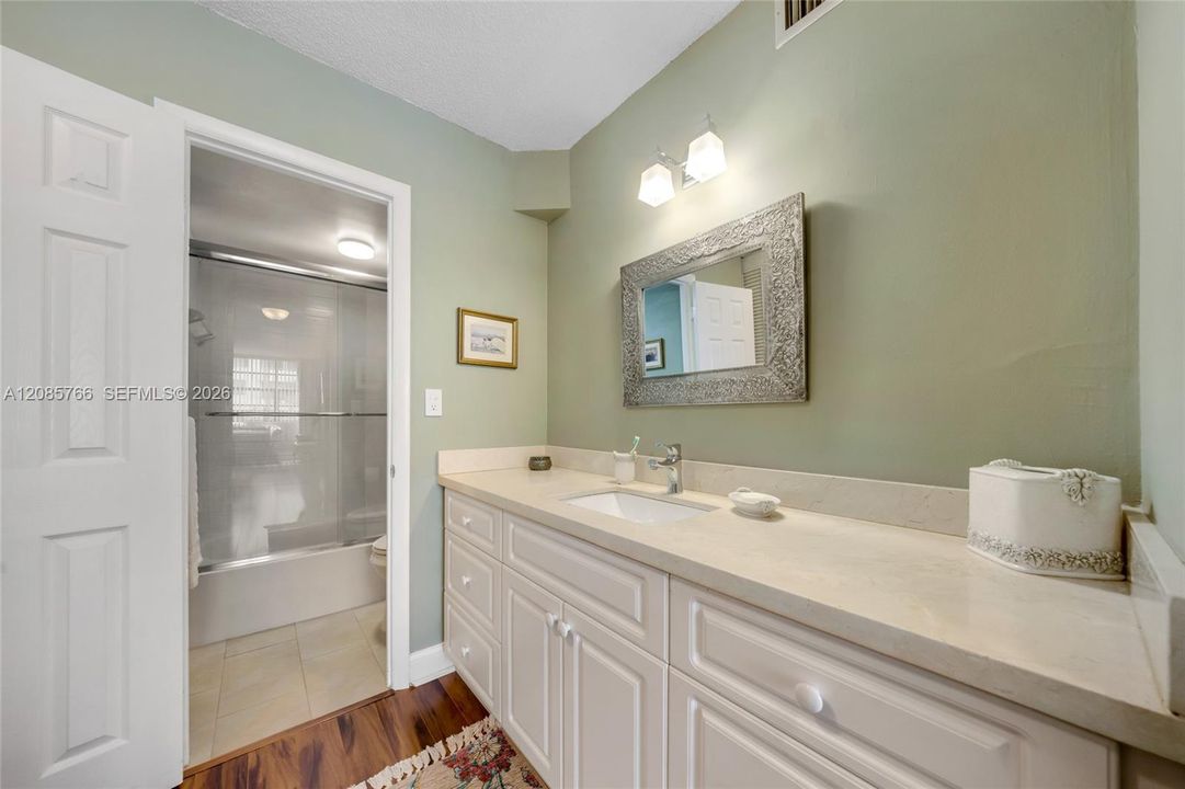 For Sale: $799,000 (2 beds, 2 baths, 1335 Square Feet)