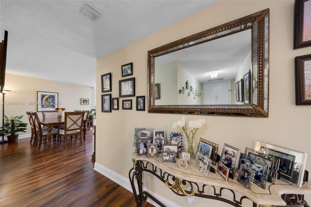 For Sale: $799,000 (2 beds, 2 baths, 1335 Square Feet)