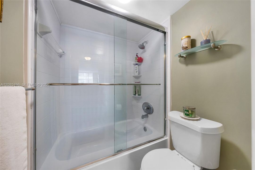 For Sale: $799,000 (2 beds, 2 baths, 1335 Square Feet)