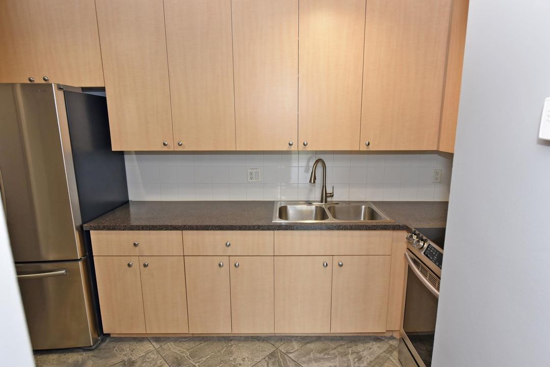 014-083-156 Lake Evelyn Dr-1498x1000