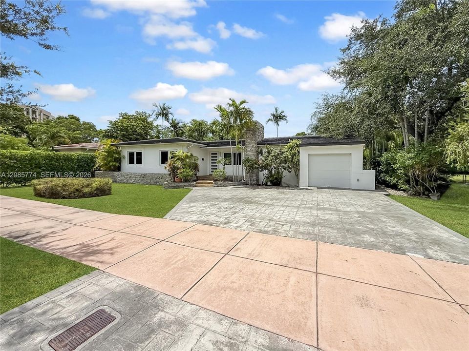 For Rent: $7,450 (3 beds, 2 baths, 1271 Square Feet)
