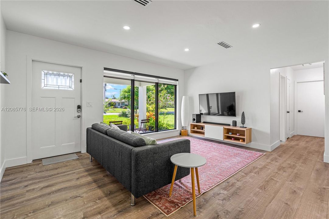 En Venta: $695,999 (3 camas, 2 baños, 1509 Pies cuadrados)