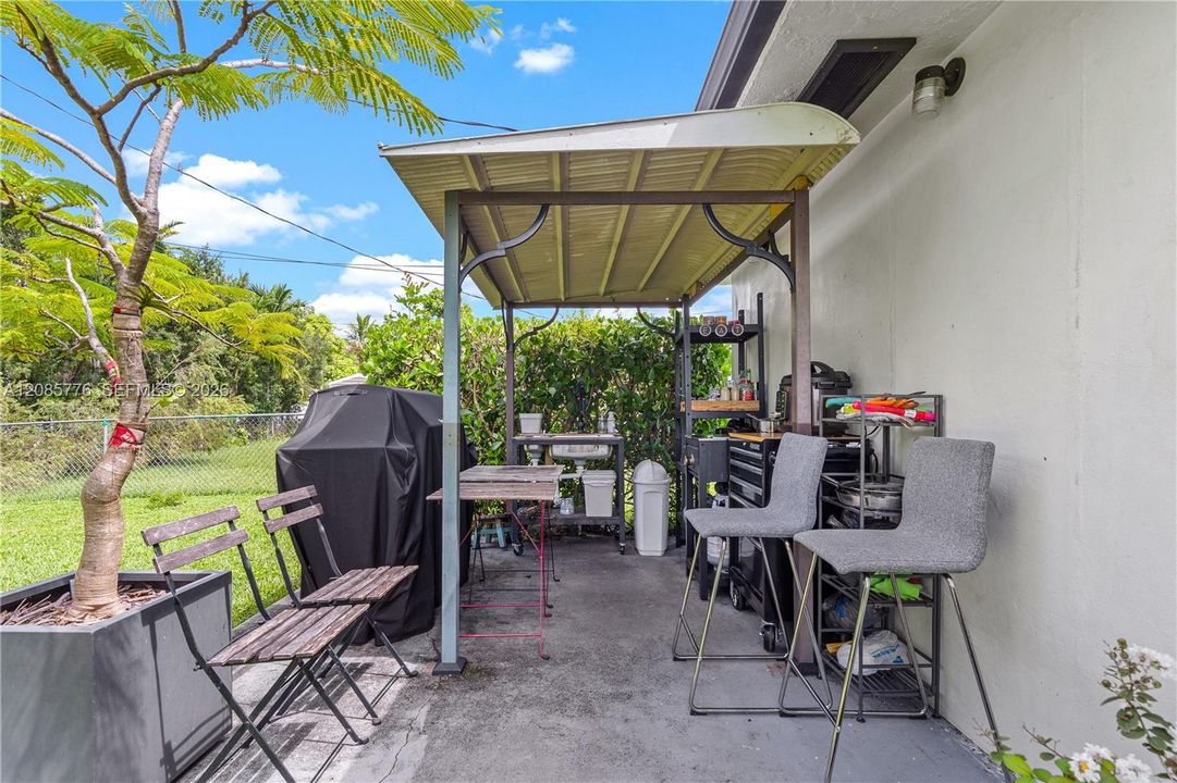 En Venta: $695,999 (3 camas, 2 baños, 1509 Pies cuadrados)