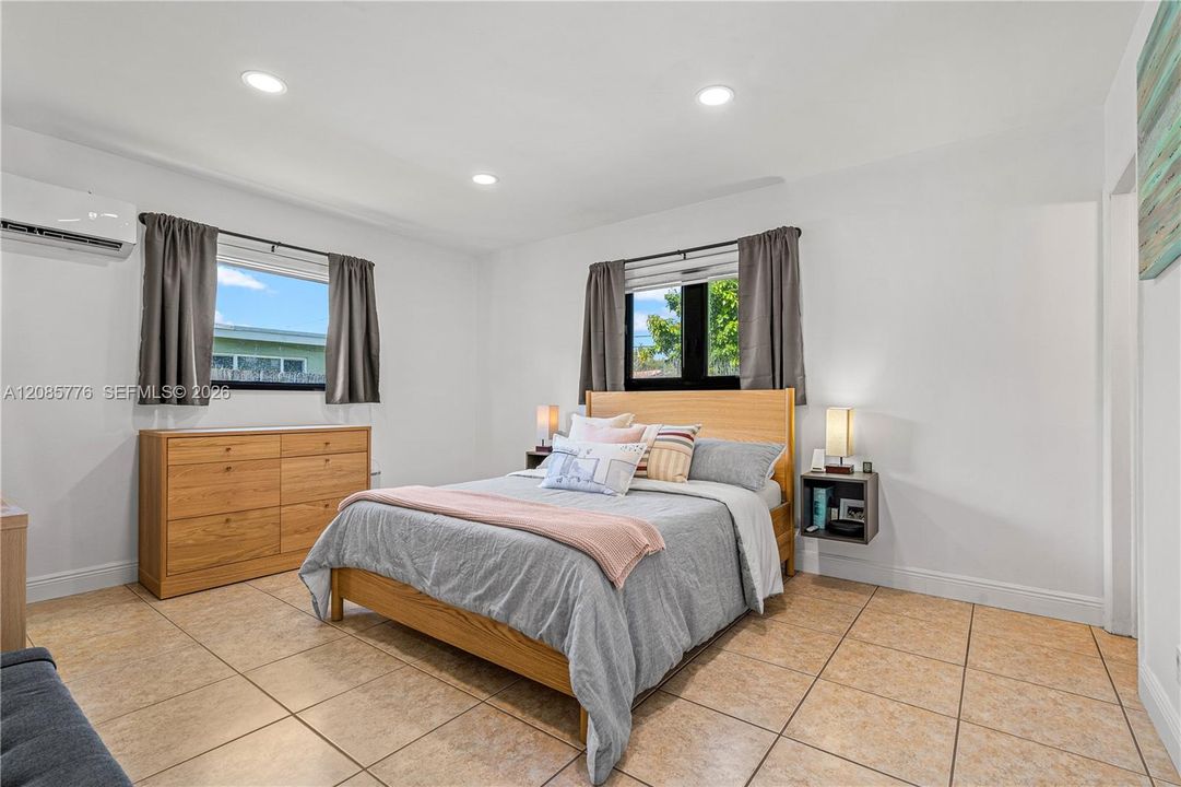 En Venta: $695,999 (3 camas, 2 baños, 1509 Pies cuadrados)