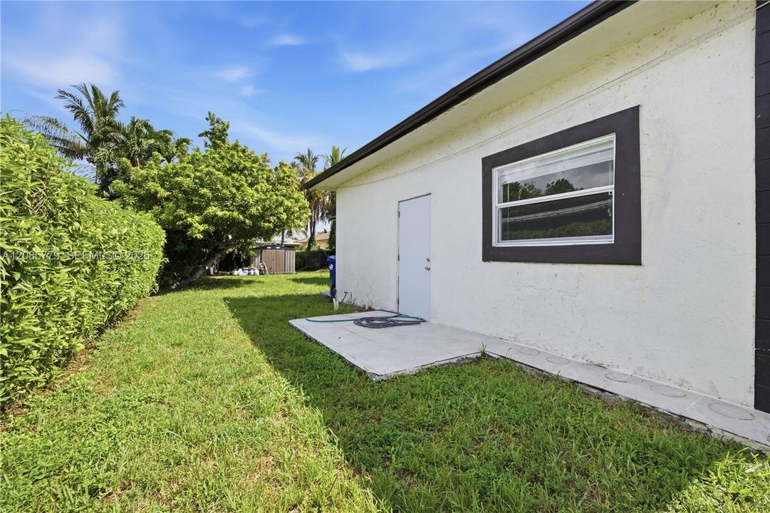 For Sale: $720,000 (4 beds, 3 baths, 2440 Square Feet)