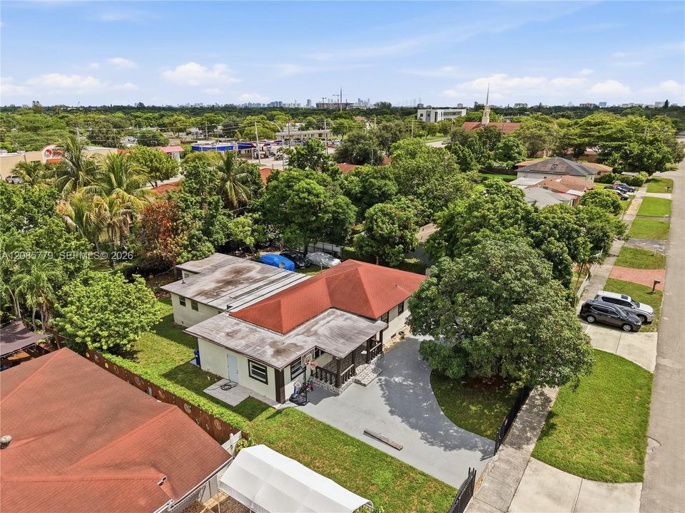 For Sale: $720,000 (4 beds, 3 baths, 2440 Square Feet)