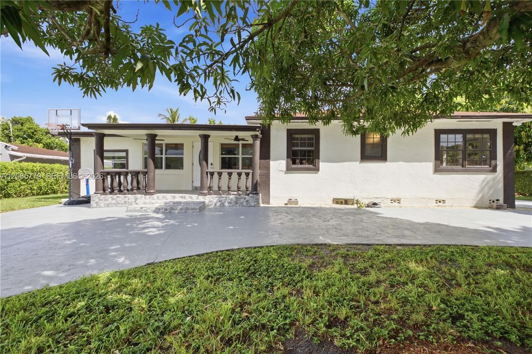 For Sale: $720,000 (4 beds, 3 baths, 2440 Square Feet)