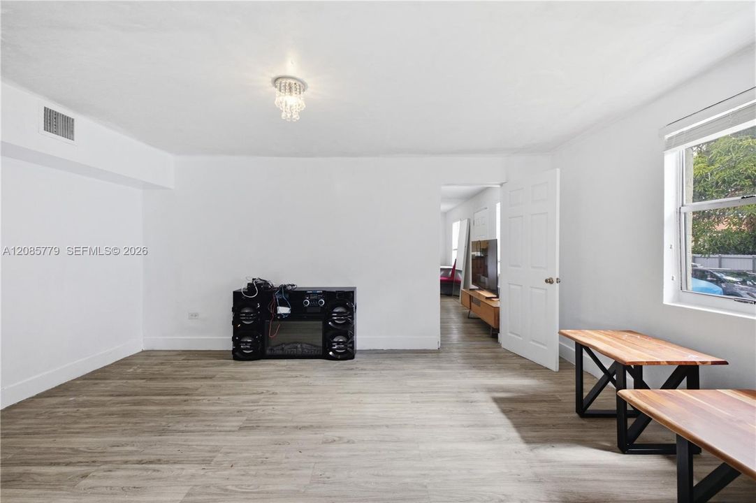 For Sale: $720,000 (4 beds, 3 baths, 2440 Square Feet)