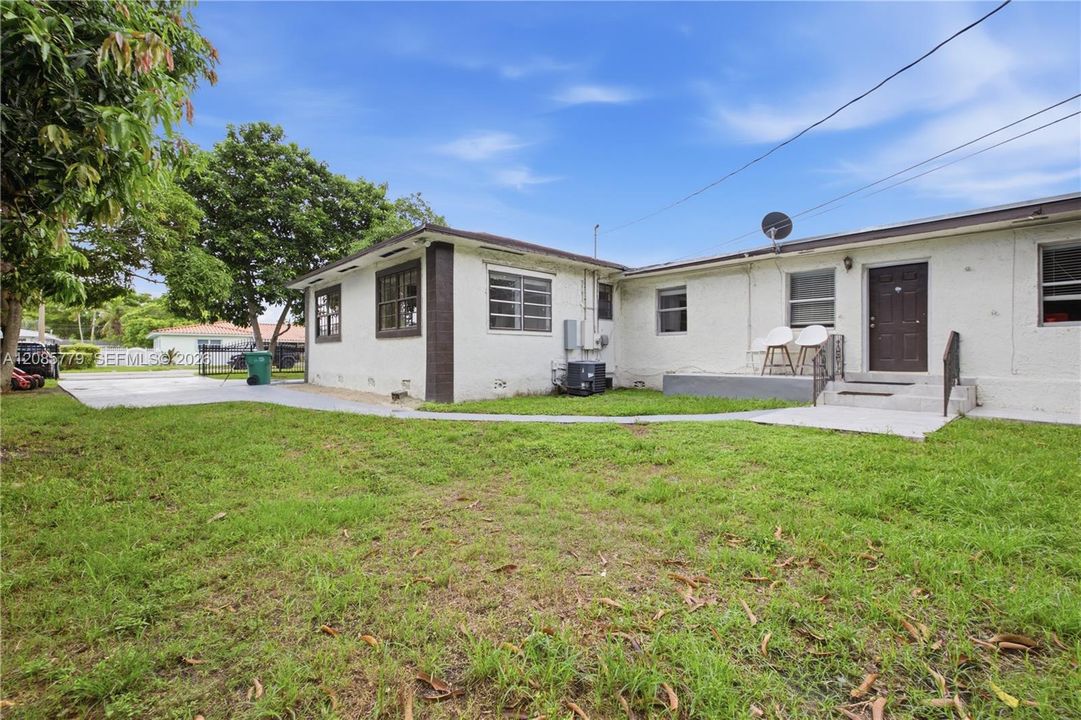 For Sale: $720,000 (4 beds, 3 baths, 2440 Square Feet)