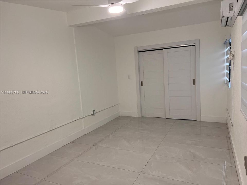 В аренду: $1,650 (1 спален, 1 ванн, 1286 Квадратных фут)