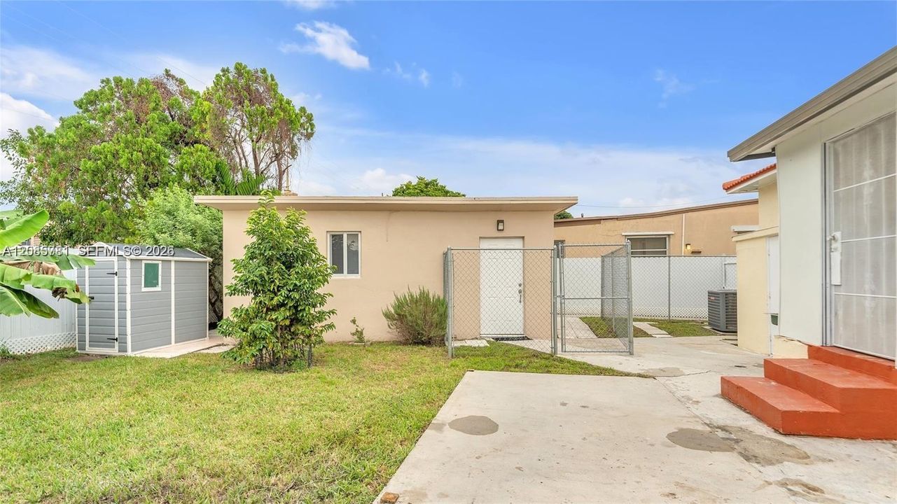 efficiency  1bed 1bath