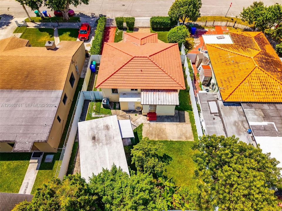 For Sale: $714,800 (2 beds, 1 baths, 1161 Square Feet)