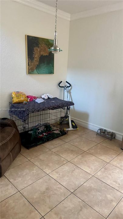 出租: $3,000 (4 贝兹, 3 浴室, 1500 平方英尺)