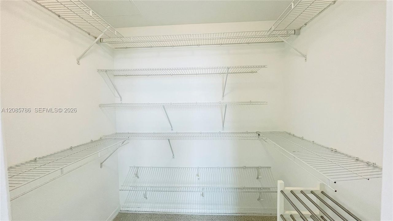 For Sale: $639,000 (2 beds, 2 baths, 1123 Square Feet)