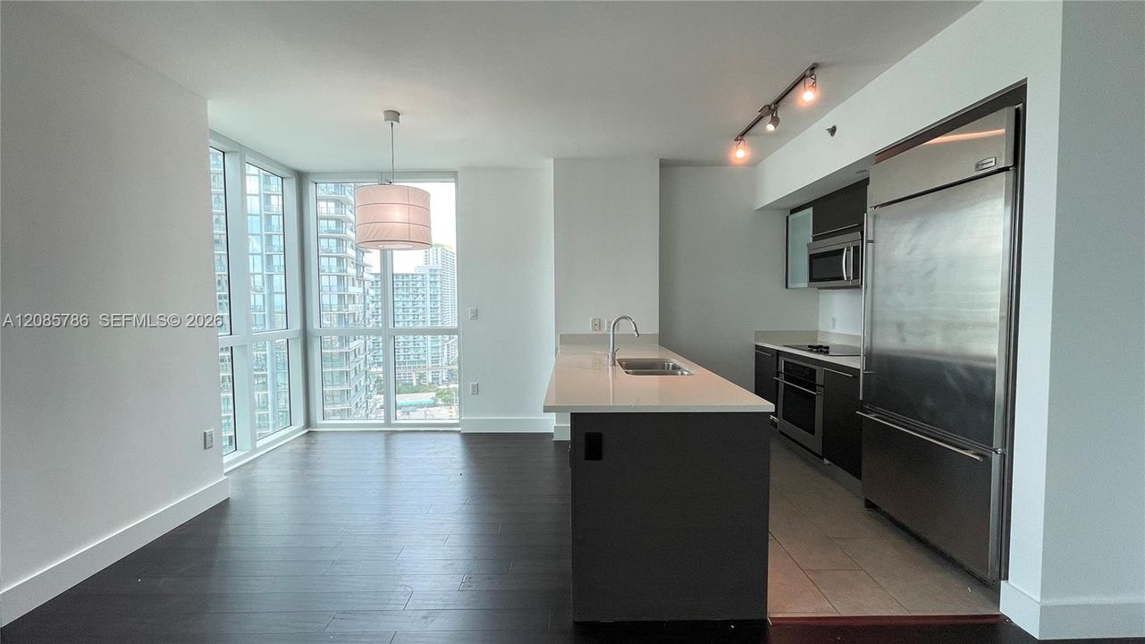 For Sale: $639,000 (2 beds, 2 baths, 1123 Square Feet)