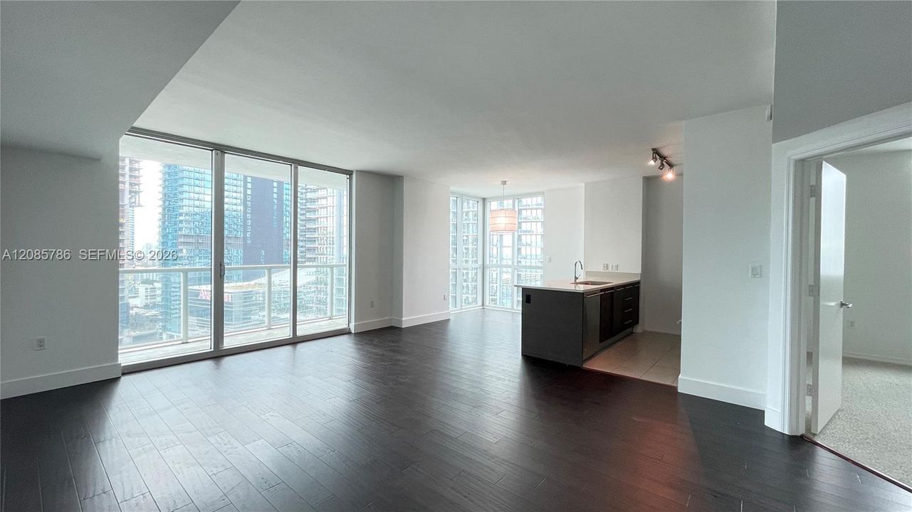 For Sale: $639,000 (2 beds, 2 baths, 1123 Square Feet)