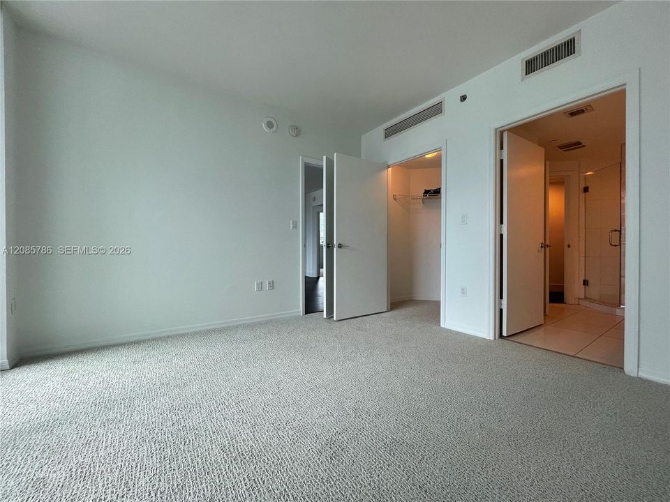 For Sale: $639,000 (2 beds, 2 baths, 1123 Square Feet)
