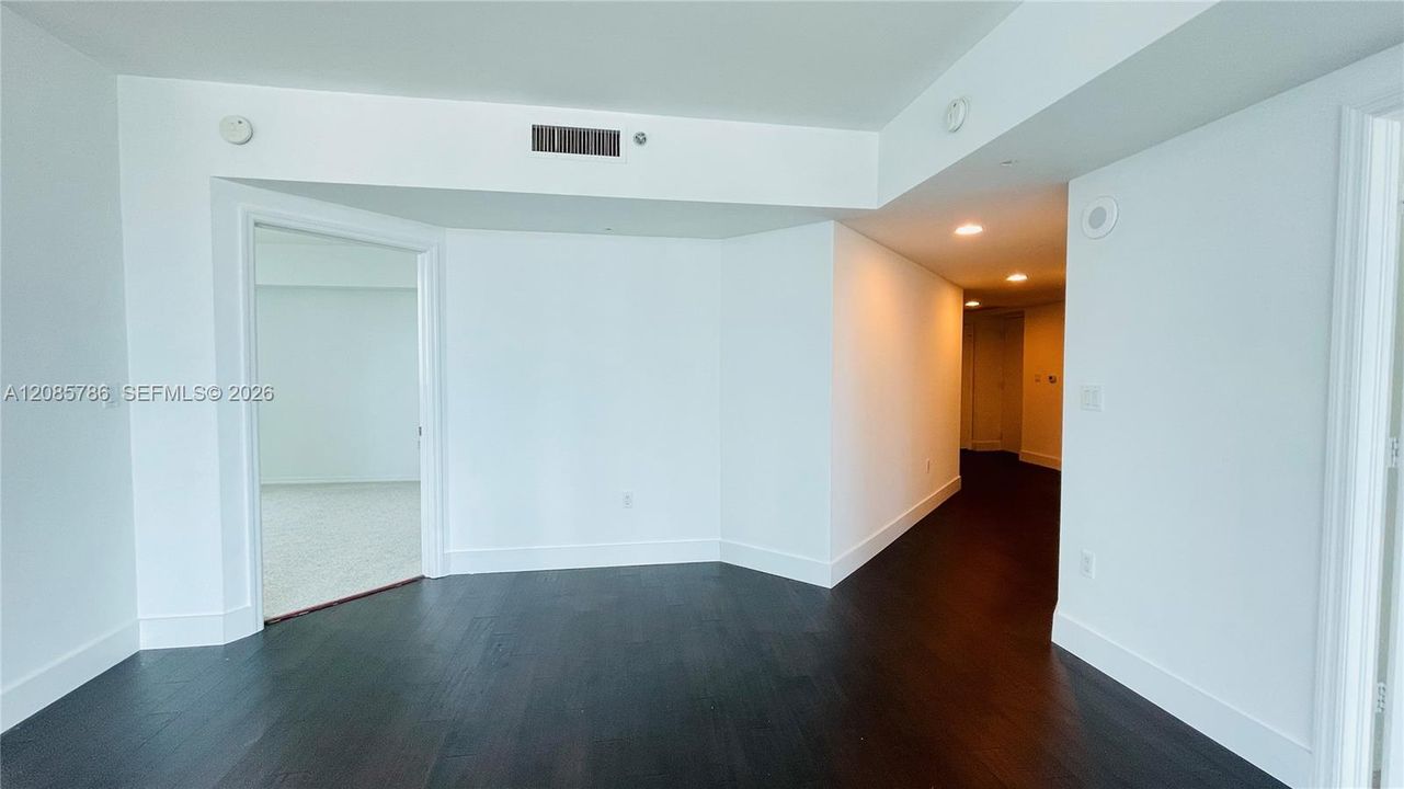 For Sale: $639,000 (2 beds, 2 baths, 1123 Square Feet)