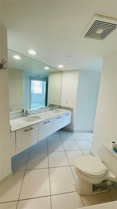 For Sale: $639,000 (2 beds, 2 baths, 1123 Square Feet)