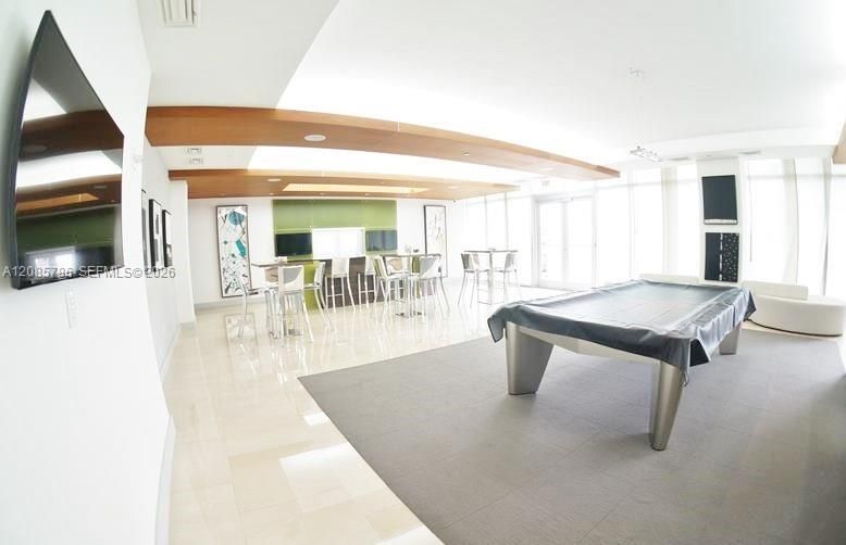 For Sale: $639,000 (2 beds, 2 baths, 1123 Square Feet)