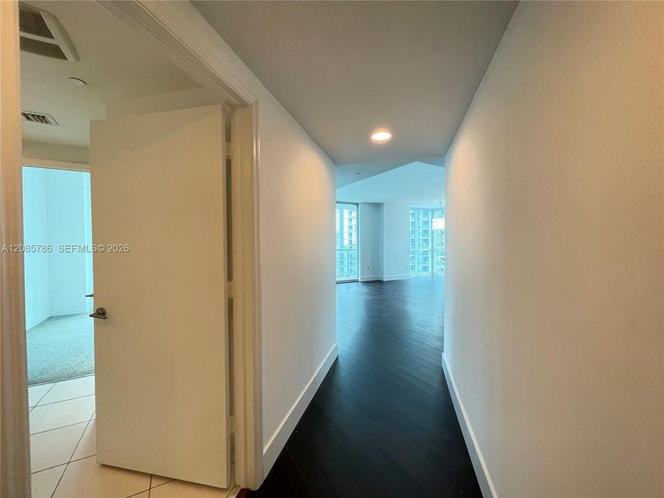 For Sale: $639,000 (2 beds, 2 baths, 1123 Square Feet)