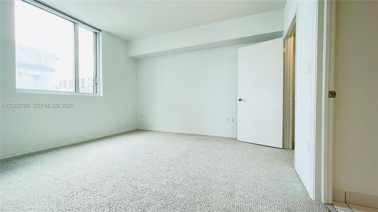 For Sale: $639,000 (2 beds, 2 baths, 1123 Square Feet)