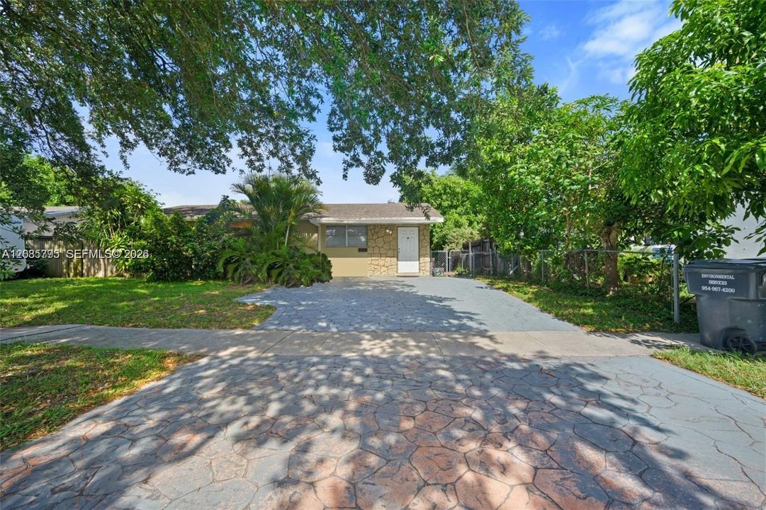 En Venta: $450,000 (4 camas, 2 baños, 1484 Pies cuadrados)
