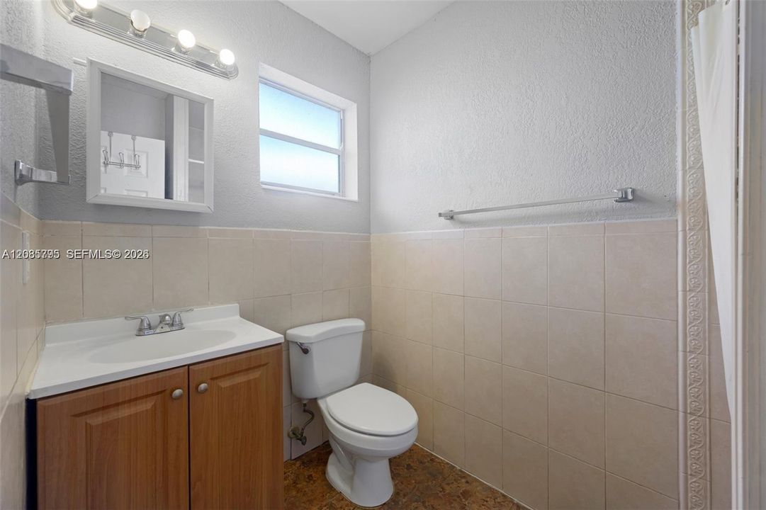 En Venta: $450,000 (4 camas, 2 baños, 1484 Pies cuadrados)