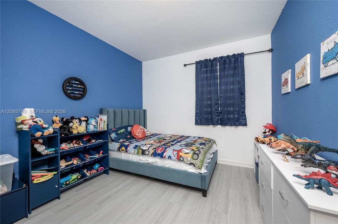 For Sale: $775,000 (4 beds, 3 baths, 2591 Square Feet)