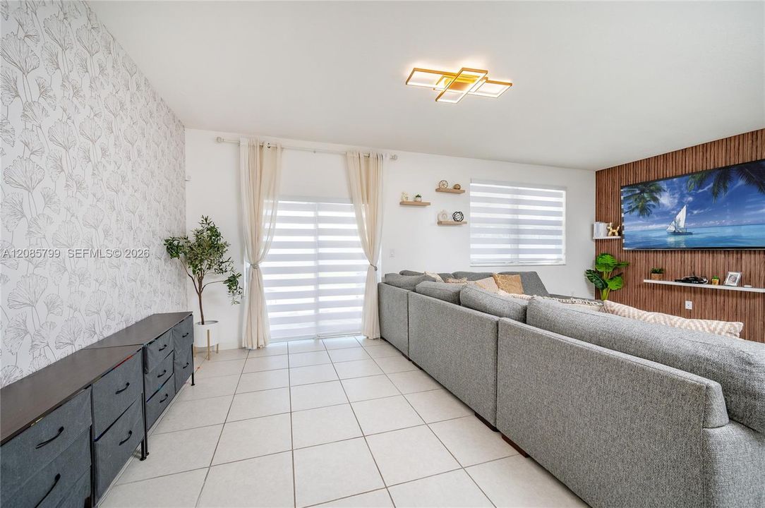 For Sale: $775,000 (4 beds, 3 baths, 2591 Square Feet)