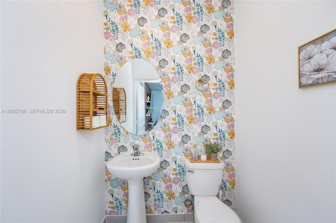 For Sale: $775,000 (4 beds, 3 baths, 2591 Square Feet)