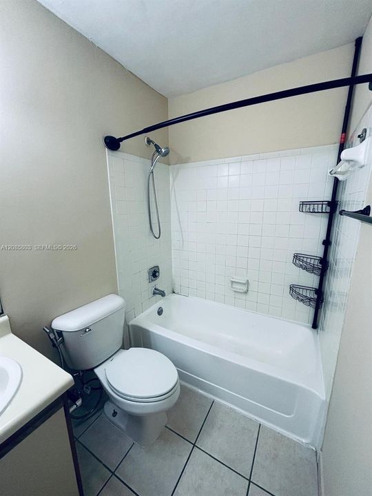 В аренду: $1,800 (1 спален, 1 ванн, 813 Квадратных фут)